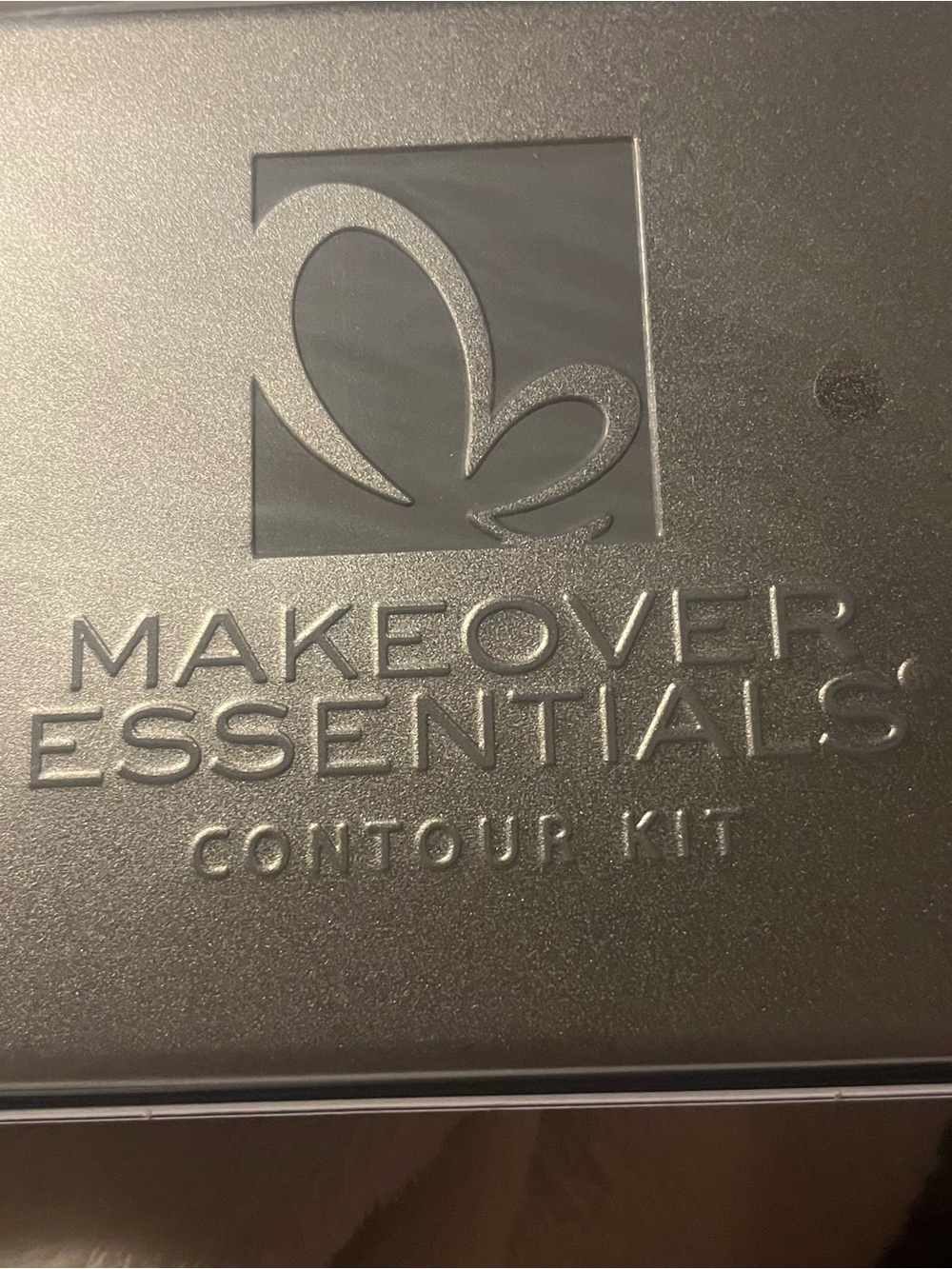 ME Makeover Essentials Contour Kit - - Picture 3 of 4